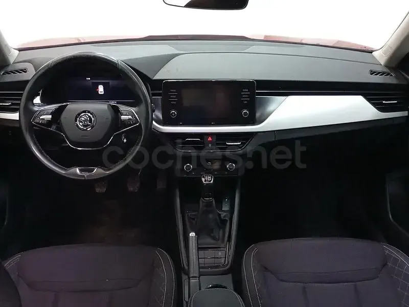 Usado Skoda Kamiq Style 110 CV (80 kW) 2021 Rojo SUV