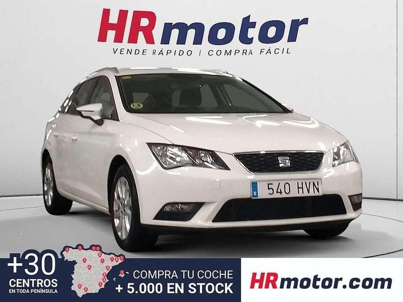 Usado Seat Leon Style 106 CV (77 kW) 2014 Blanco Familiar
