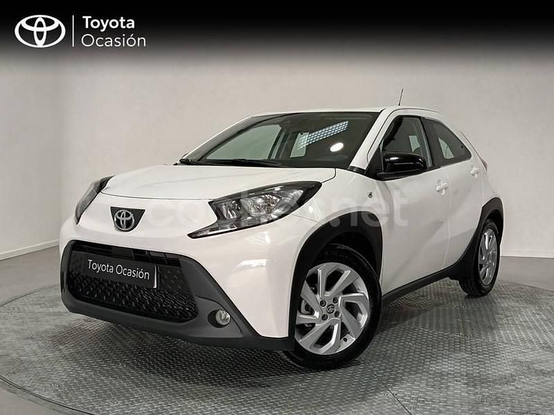 Usado Toyota Aygo X Play 72 CV (52 kW) 2024 Blanco SUV