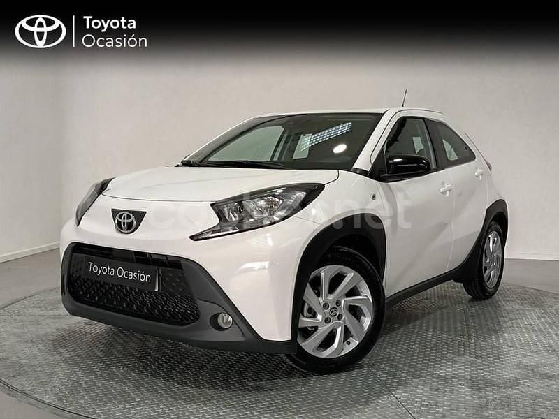 Blanco Usado 2024 Toyota Aygo X Play SUV | 15.990 € (Precio justo) - Imagen 1/4