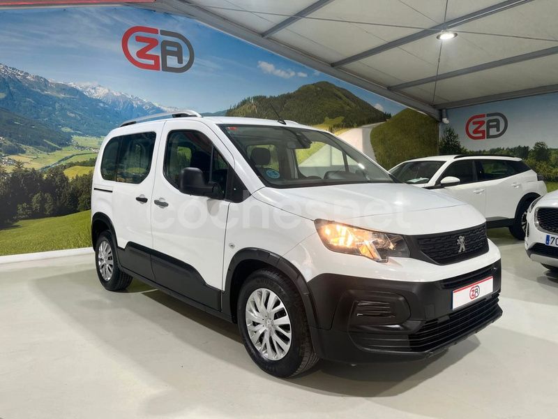 Usado Peugeot Rifter Active 100 CV (73 kW) 2019 Blanco Monovolumen