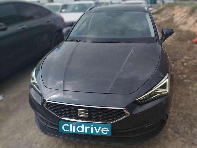 Usado Seat Leon FR 150 CV (110 kW) 2022 Gris Familiar