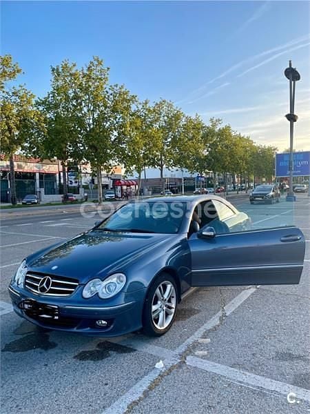 Usado Mercedes CLK280 Avantgarde 231 CV (169 kW) 2007 Azul Coupe