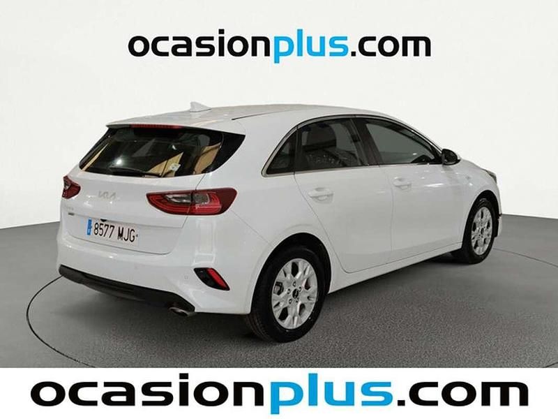 Usado Kia Ceed 136 CV (100 kW) 2023 Blanco Utilitario