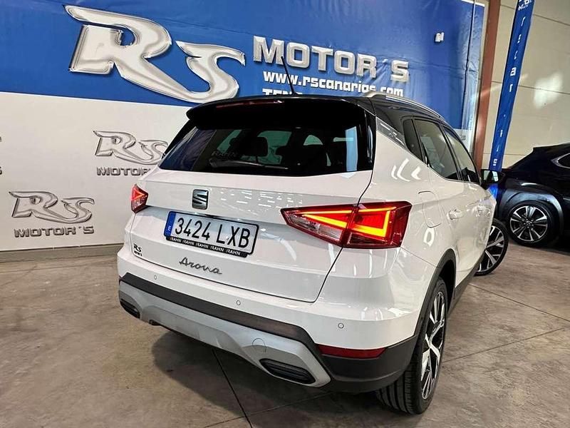 Usado Seat Arona Xperience 110 CV (80 kW) 2022 Blanco SUV