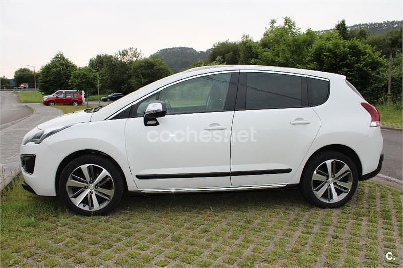 Usado Peugeot 3008 Allure 120 CV (88 kW) 2014 Blanco Berlina