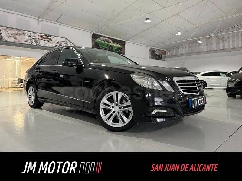 Usado Mercedes E200 Avantgarde 136 CV (100 kW) 2011 Negro Berlina