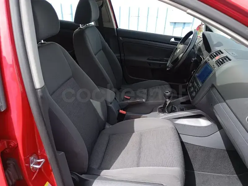 Usado VW Golf VI Highline 105 CV (77 kW) 2008 Rojo Utilitario