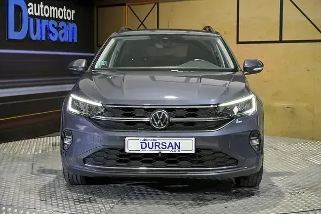 Usado VW Taigo Life 110 CV (80 kW) 2023 Gris SUV