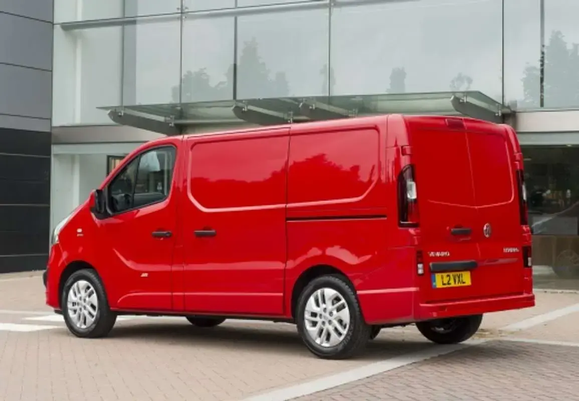 Usado Opel Vivaro Expression 95 CV (69 kW) 2018 Blanco Monovolumen