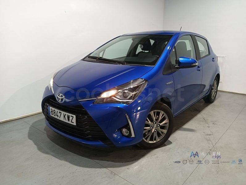 Usado Toyota Yaris Hybrid Active 100 CV (73 kW) 2019 Azul Berlina
