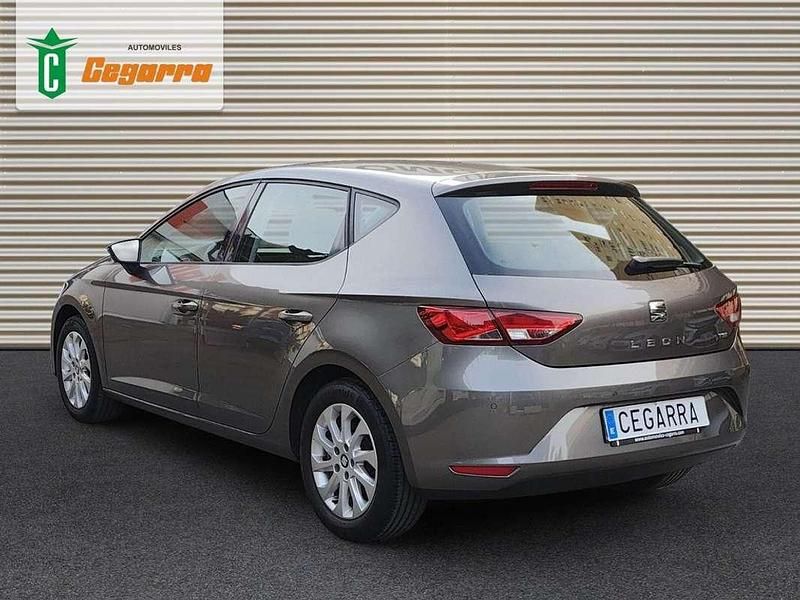 Usado Seat Leon ST Style 150 CV (110 kW) 2015 Gris Familiar