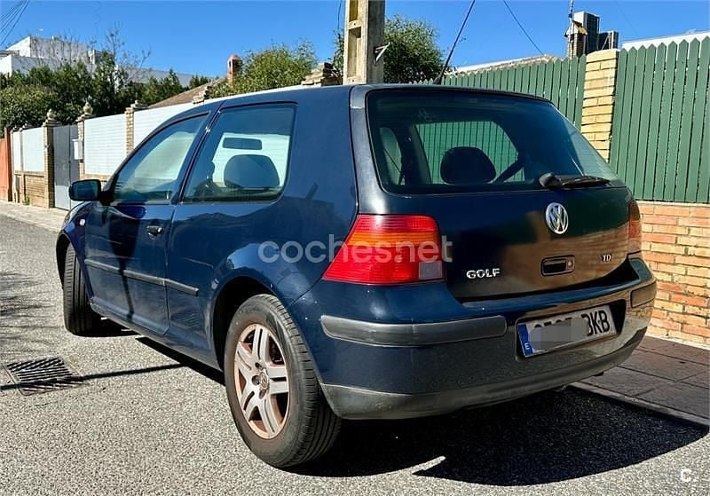 Usado VW Golf IV Conceptline 90 CV (66 kW) 2001 Azul Berlina