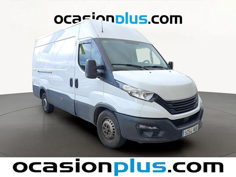 Usado Iveco Daily 156 CV (114 kW) 2022 Blanco Familiar