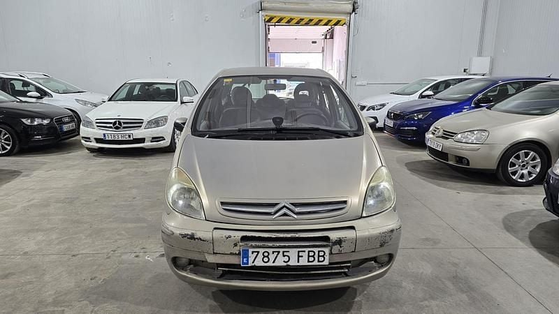 Usado Citroën Xsara Picasso Exclusive 92 CV (67 kW) 2006 Beige Monovolumen