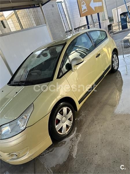 Usado Citroën C4 VTR Sport 110 CV (80 kW) 2005 Amarillo Berlina