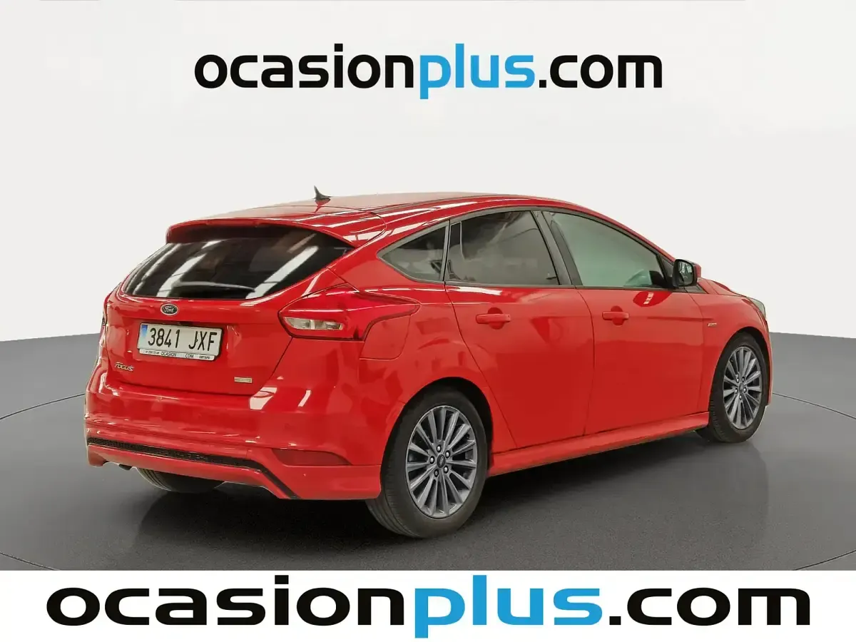 Usado Ford Focus ST-Line 125 CV (91 kW) 2017 Rojo