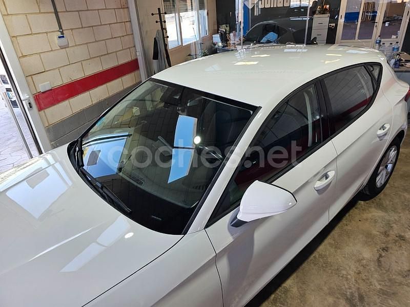 Usado Seat Leon Reference 115 CV (84 kW) 2021 Blanco Berlina