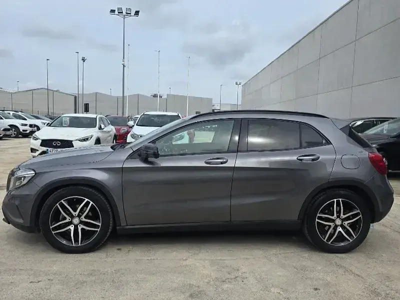Käytetty Mercedes GLA220 AMG line 177 HP (130 kW) 2016 Harmaa Katumaasturi