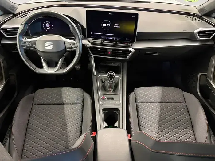 Usado Seat Leon FR 150 CV (110 kW) 2025 Blanco Utilitario