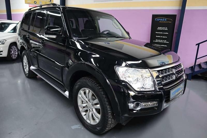 Usado Mitsubishi Montero 190 CV (139 kW) 2018 Negro SUV