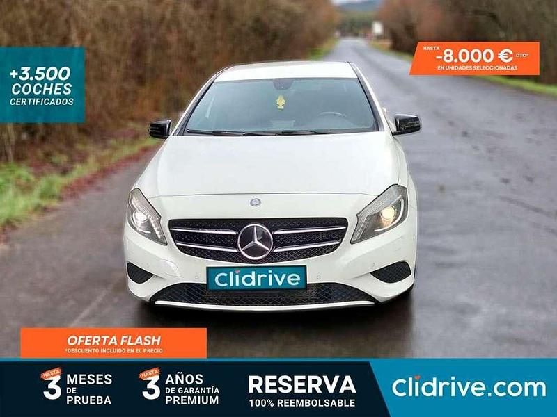 Usado Mercedes A200 Urban 136 CV (100 kW) 2012 Blanco Berlina
