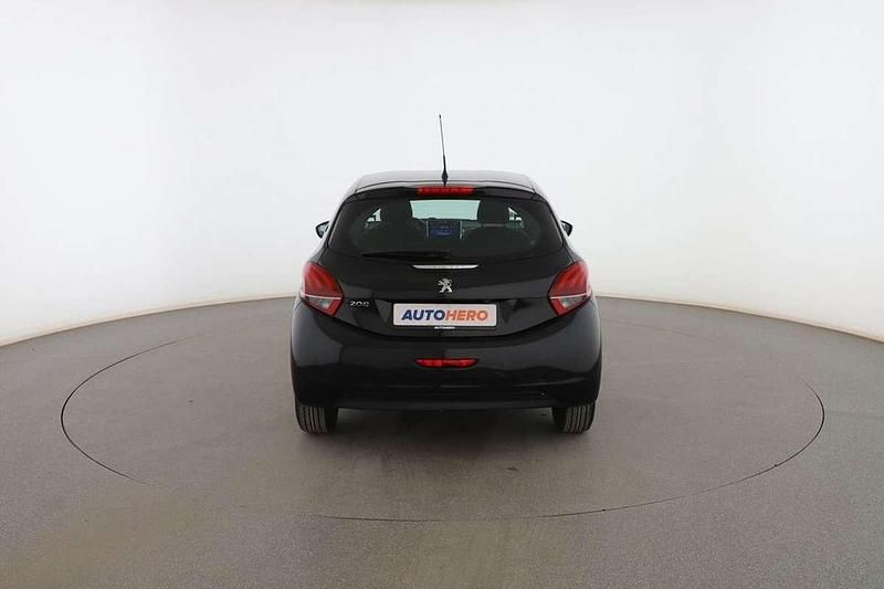 Negro Usado 2015 Peugeot 208 Active Utilitario | 7499 € (Buen precio) - Imagen 1/4