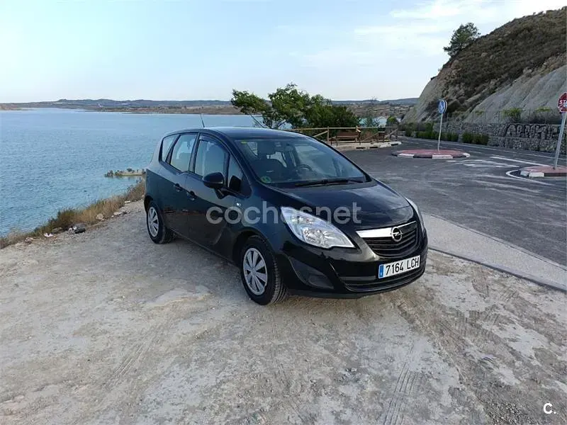 Usado Opel Meriva Expression 100 CV (73 kW) 2012 Negro Monovolumen
