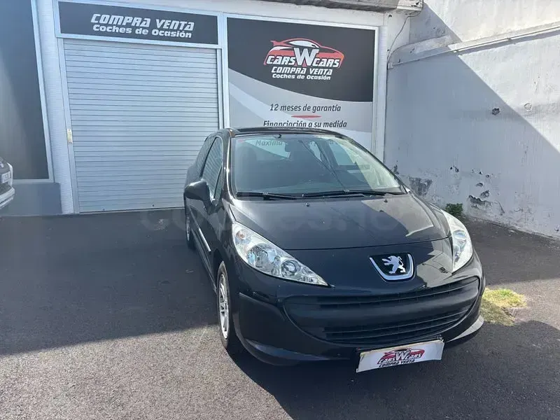 Usado Peugeot 207 75 CV (55 kW) 2010 Negro Berlina