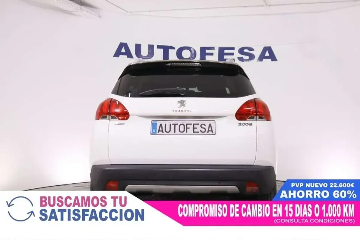 Usado Peugeot 2008 Style 101 CV (74 kW) 2016 Blanco SUV