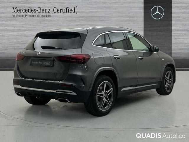 Usado Mercedes GLA250 AMG line 218 CV (160 kW) 2026 Gris montaña SUV