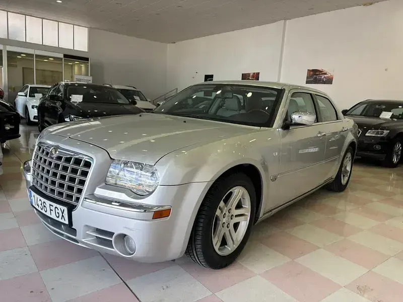 Usado Chrysler 300C 218 CV (160 kW) 2006 Gris / plata Berlina