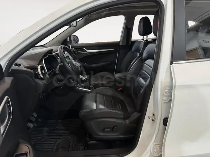 Usado MG ZS Luxury 111 CV (81 kW) 2023 Blanco SUV