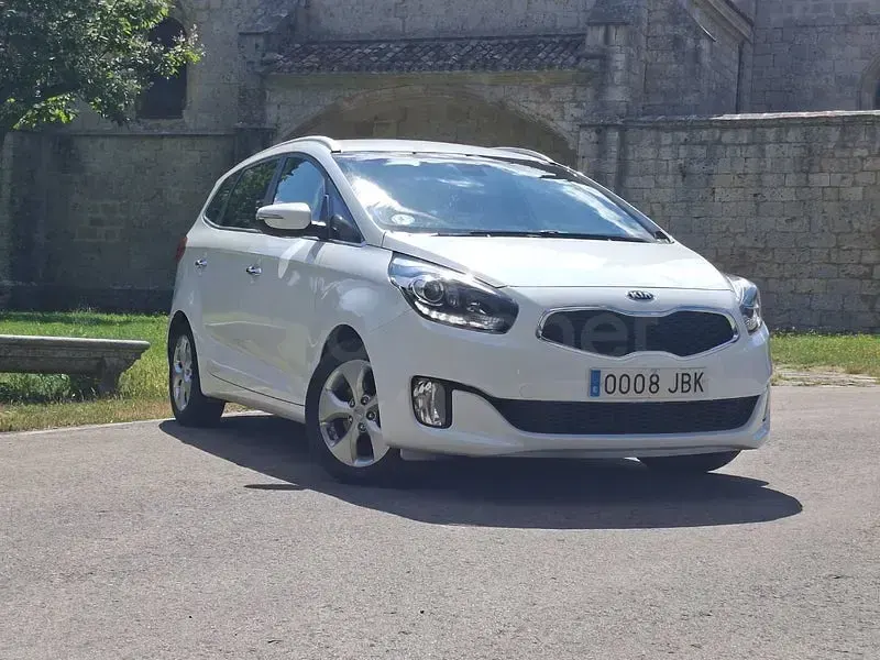 Usado Kia Carens 115 CV (84 kW) 2014 Blanco Monovolumen