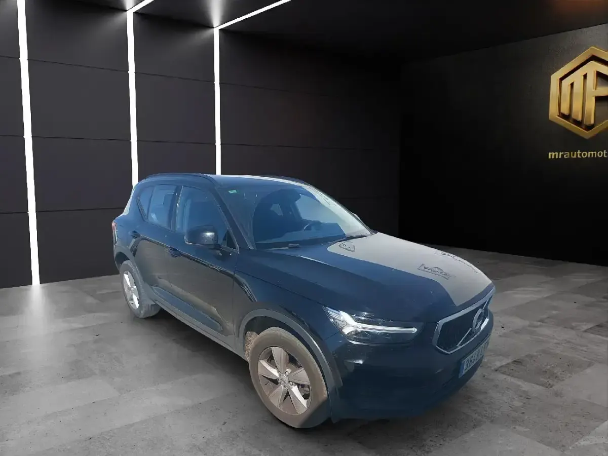 Usado Volvo XC40 150 CV (110 kW) 2020 Negro metalizado SUV