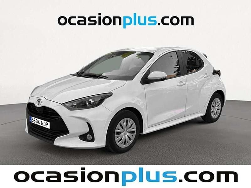 Blanco Usado 2023 Toyota Yaris Active Utilitario | 13.325 € (Precio justo) - Imagen 1/3