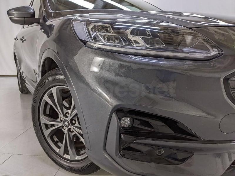 Usado Ford Kuga ST-Line 190 CV (139 kW) 2024 Gris / plata SUV