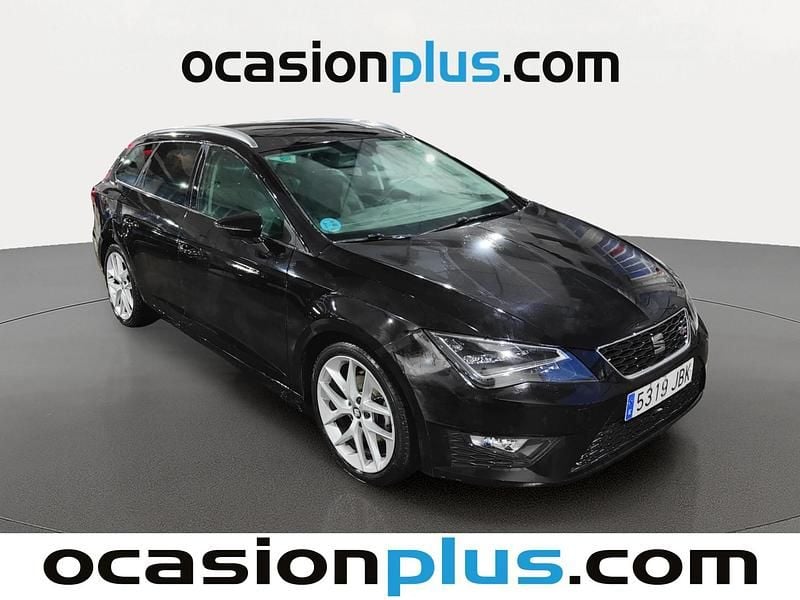 Usado Seat Leon FR 150 CV (110 kW) 2014 Negro Monovolumen