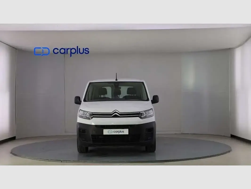 Usado Citroën Berlingo Live 102 CV (75 kW) 2022 Blanco Monovolumen