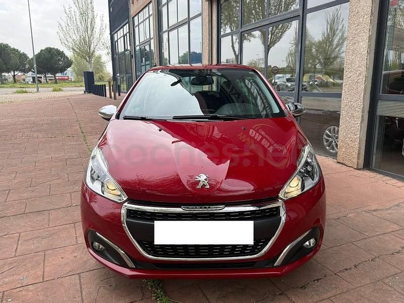 Usado Peugeot 208 Allure 110 CV (80 kW) 2017 Granate Utilitario