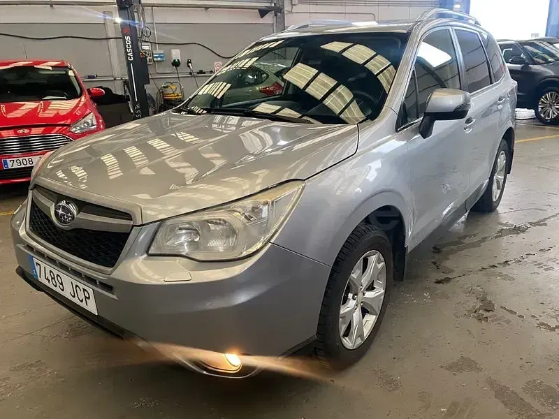 Usado Subaru Forester Sport 148 CV (108 kW) 2015 Gris / plata SUV
