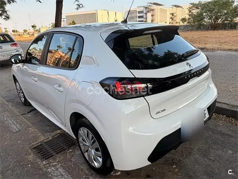 Usado Peugeot 208 Active 100 CV (73 kW) 2022 Blanco Utilitario