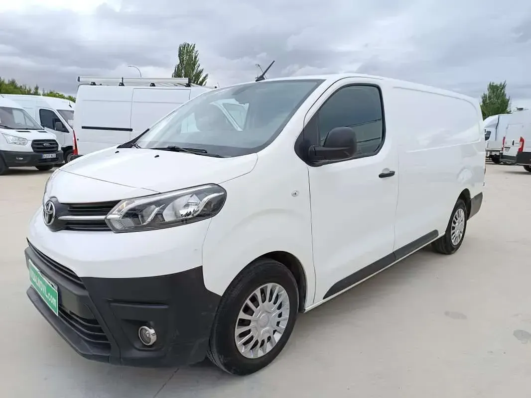 Usado Toyota Proace 140 CV (102 kW) 2022 Blanco Monovolumen