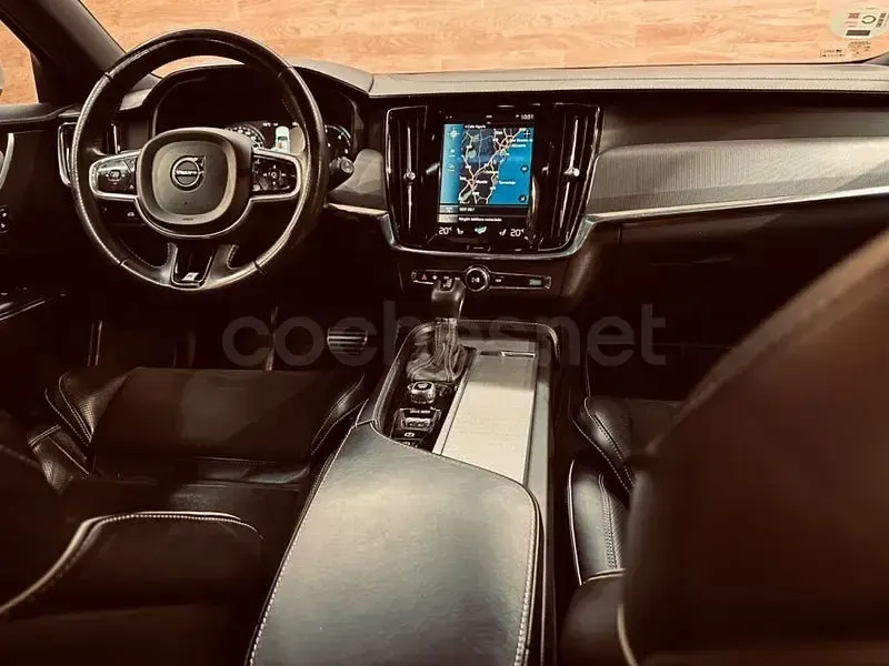 Usado Volvo V90 R-Design 235 CV (172 kW) 2018 Gris / plata Familiar