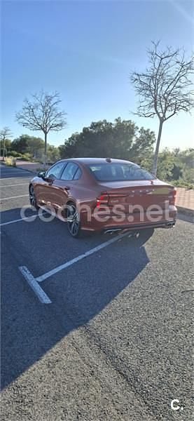 Usado Volvo S60 R-Design 250 CV (183 kW) 2019 Rojo Berlina
