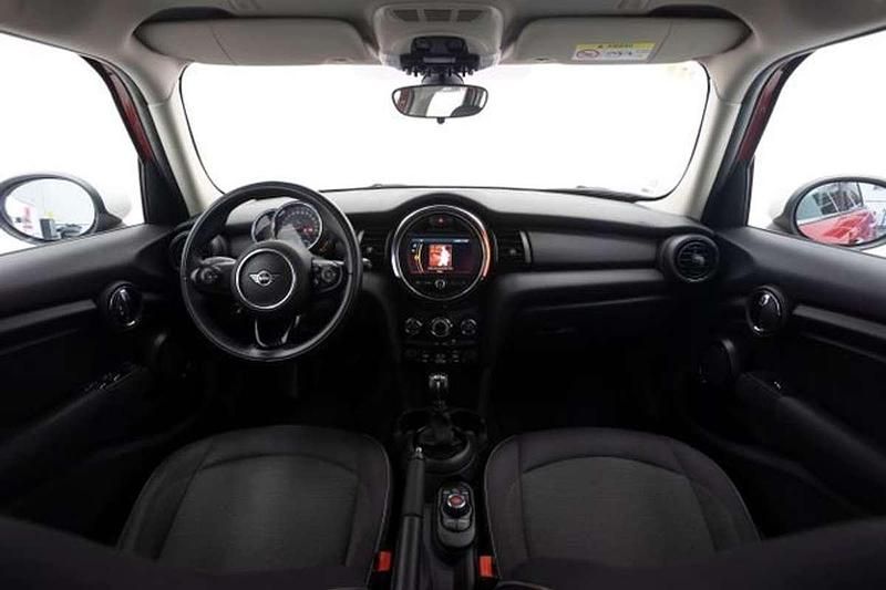 Usado Mini ONE 103 CV (75 kW) 2020 Rojo Utilitario