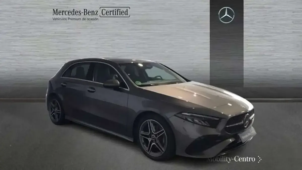 Usado Mercedes A180 109 CV (80 kW) 2024 Gris Utilitario