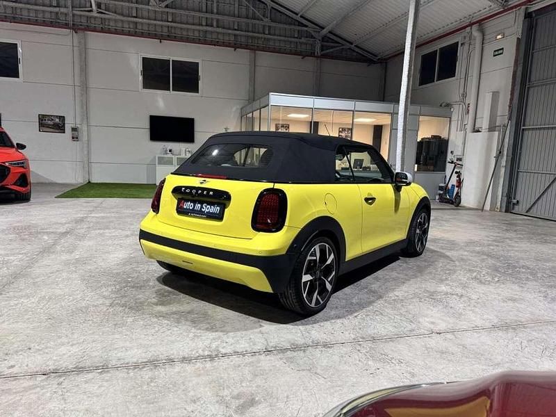 Usado Mini Cooper Cabriolet Classic 163 CV (119 kW) 2025 Amarillo Descapotable