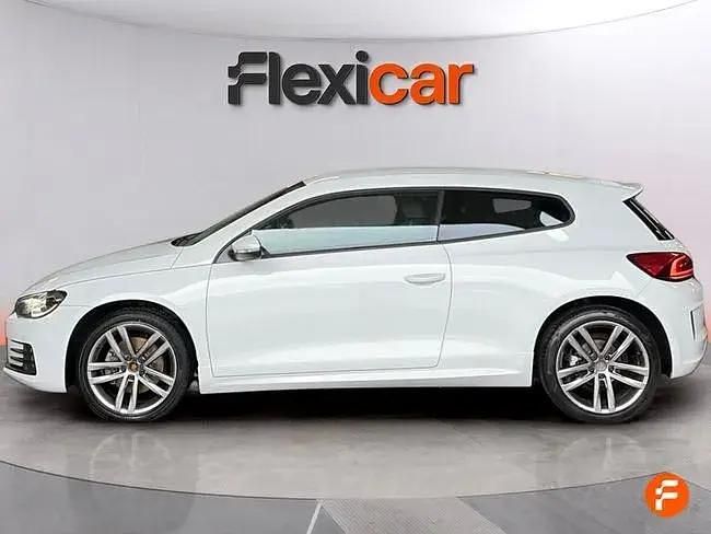 Begagnad VW Scirocco R-line 180 HK (132 kW) 2017 Vit Sportkupé