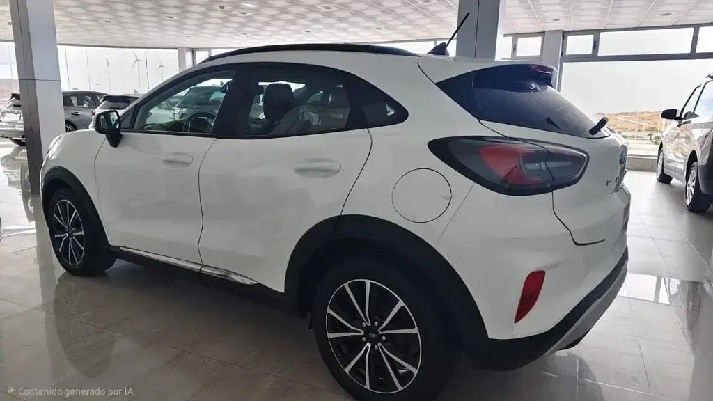 Usado Ford Puma Titanium 125 CV (91 kW) 2024 Blanco SUV
